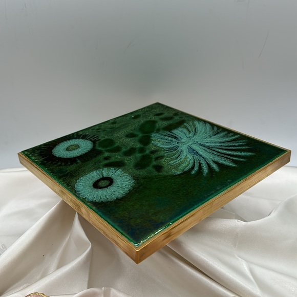 Mirasol Tile and Brass Trivet. - Picture 2 of 5